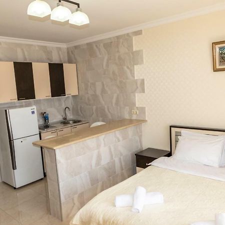 Orbi Apartment Ruslan Batumi Bagian luar foto