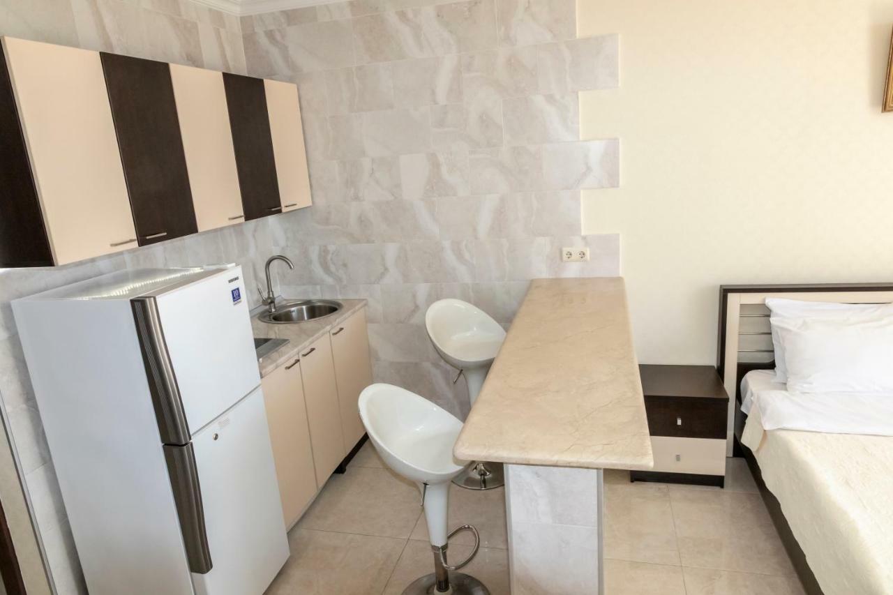 Orbi Apartment Ruslan Batumi Bagian luar foto