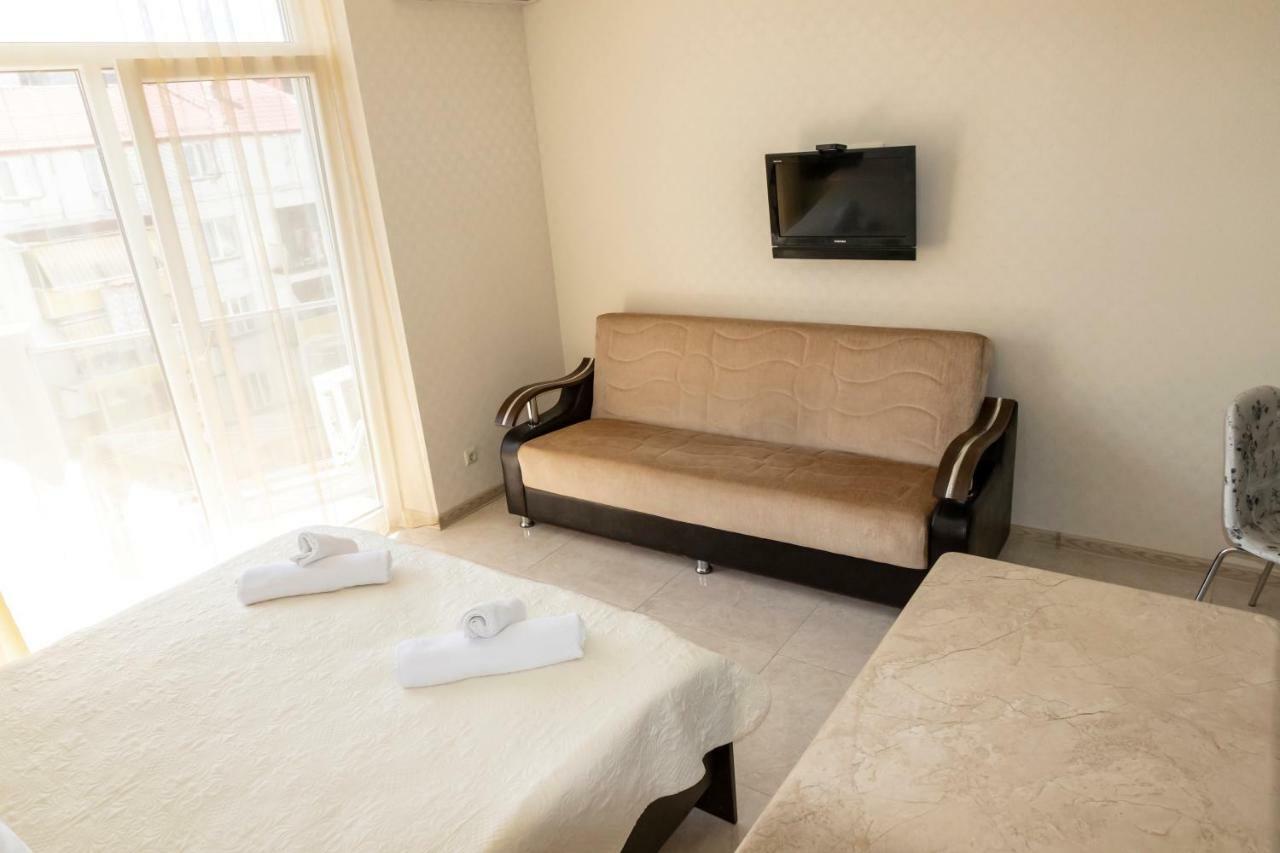 Orbi Apartment Ruslan Batumi Bagian luar foto