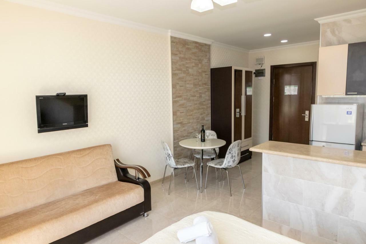 Orbi Apartment Ruslan Batumi Bagian luar foto