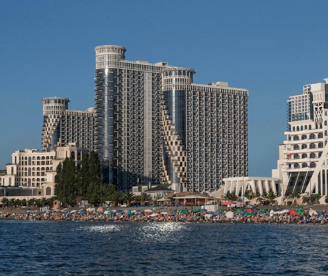 Orbi Apartment Ruslan Batumi Bagian luar foto